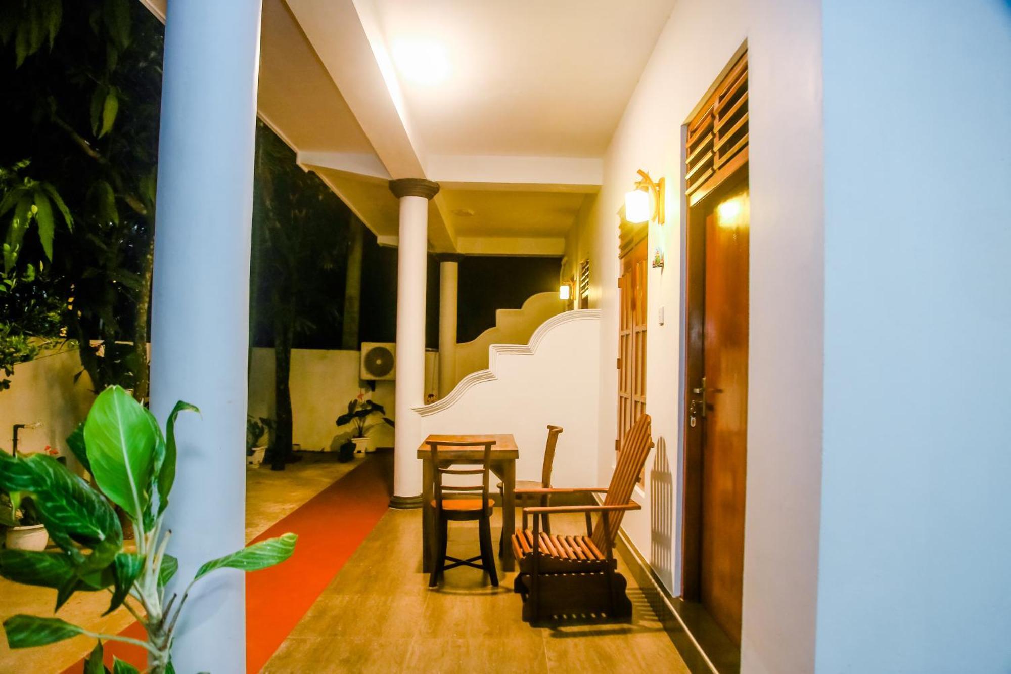 Little Angels Bed & Breakfast Mirissa Exterior photo