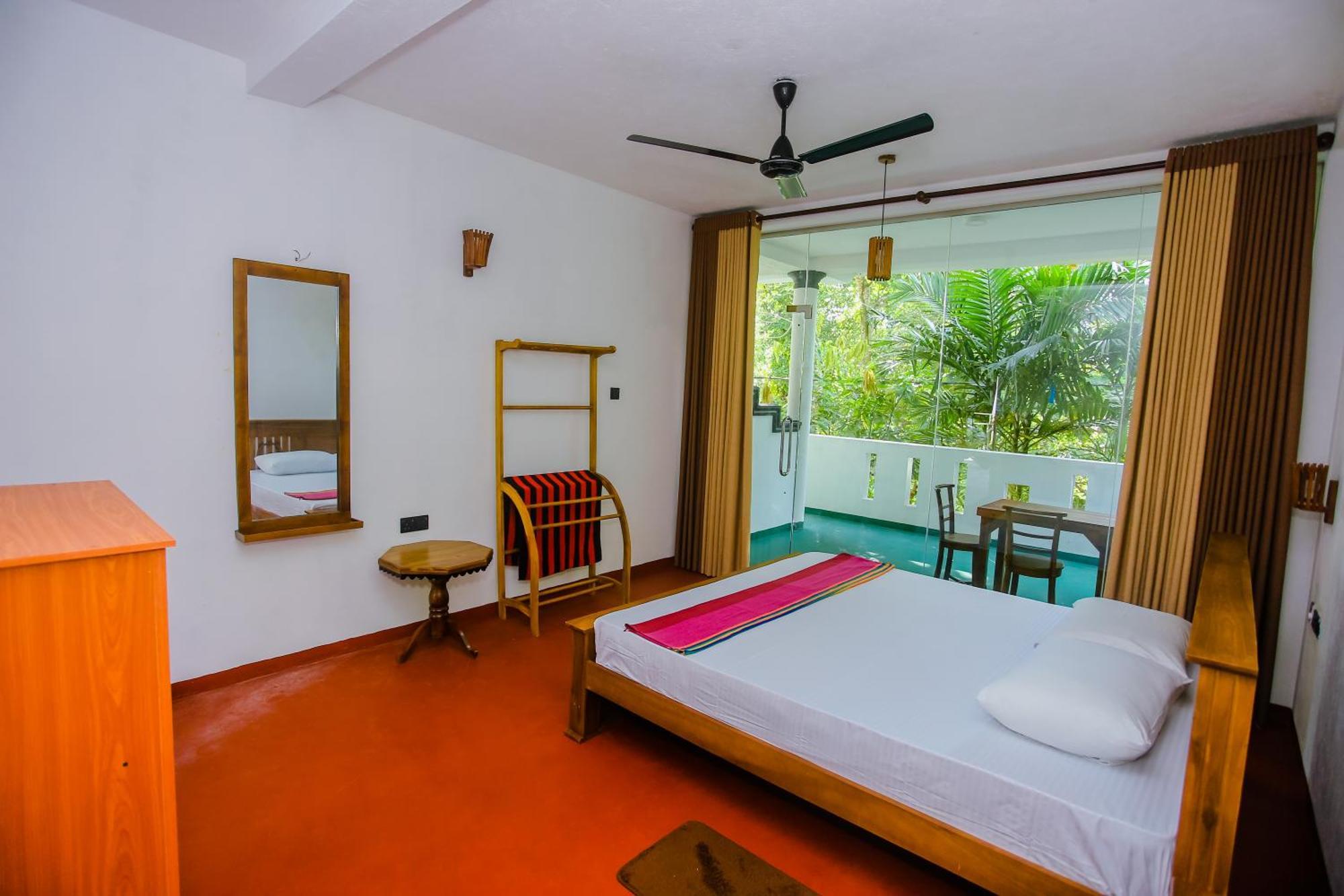 Little Angels Bed & Breakfast Mirissa Exterior photo