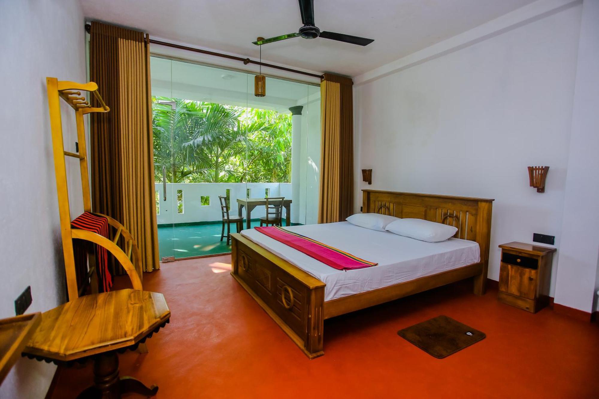 Little Angels Bed & Breakfast Mirissa Exterior photo